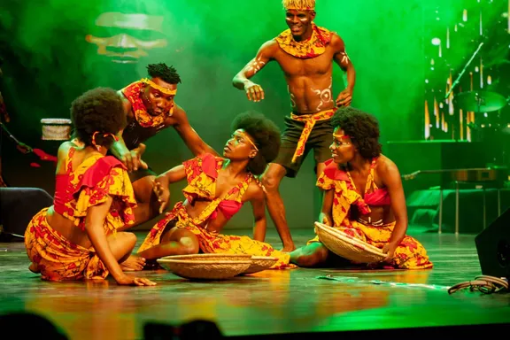 Cena de Tambores da Ancestralidade, Associação Cultural Raízes, Maputo, Moçambique